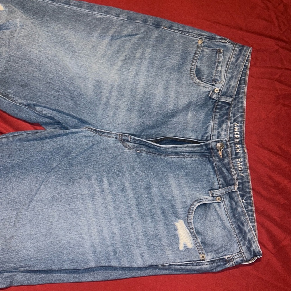 Bought at Plato’s Closet didn’t like the way they fit me. Never worn since.